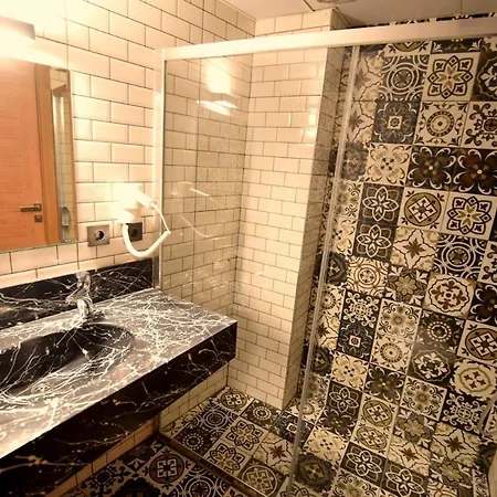 Renk Karsiyaka İzmir